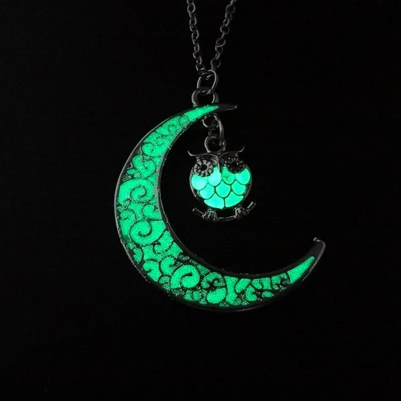 Glowing Silver Pendant Necklace